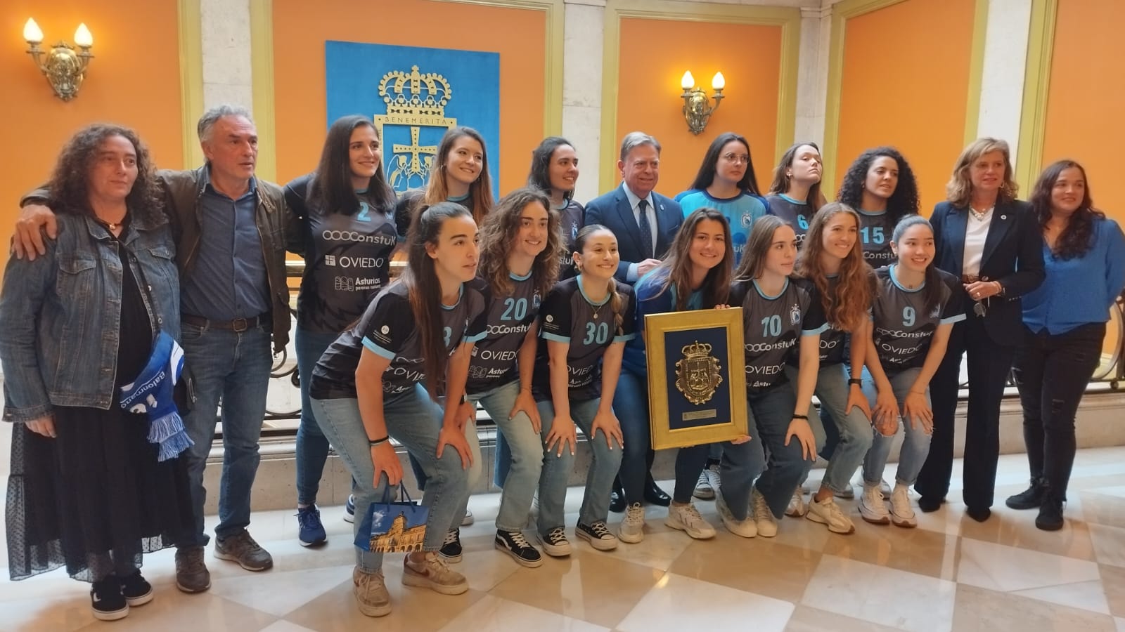 Histórico ascenso del Lobas Oviedo Histórico ascenso del Lobas Oviedo