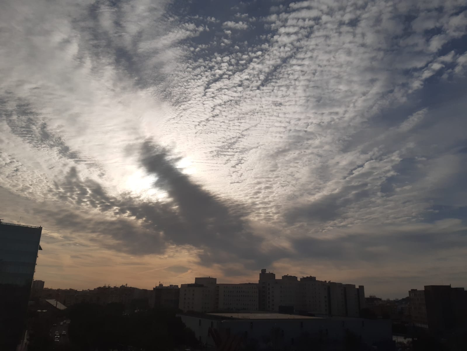 Cambia el tiempo en Alicante: bajan las temperaturas por encima de lo normal que sufrimos desde abril Cambia el tiempo en Alicante: bajan las temperaturas por encima de lo normal que sufrimos desde abril