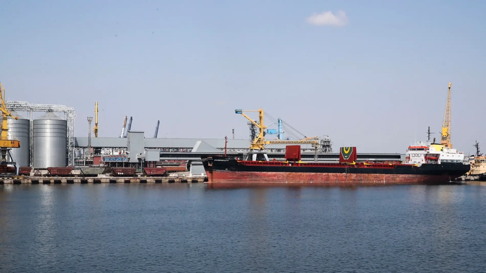 Imagen de archivo del puerto de Odesa, en Ucrania, donde los barcos cargan grano procedente del país. 