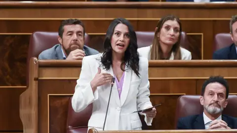Inés Arrimadas, en el momento de su intervención en la sesión de control al Gobierno/ Gustavo Valiente/ Europa Press