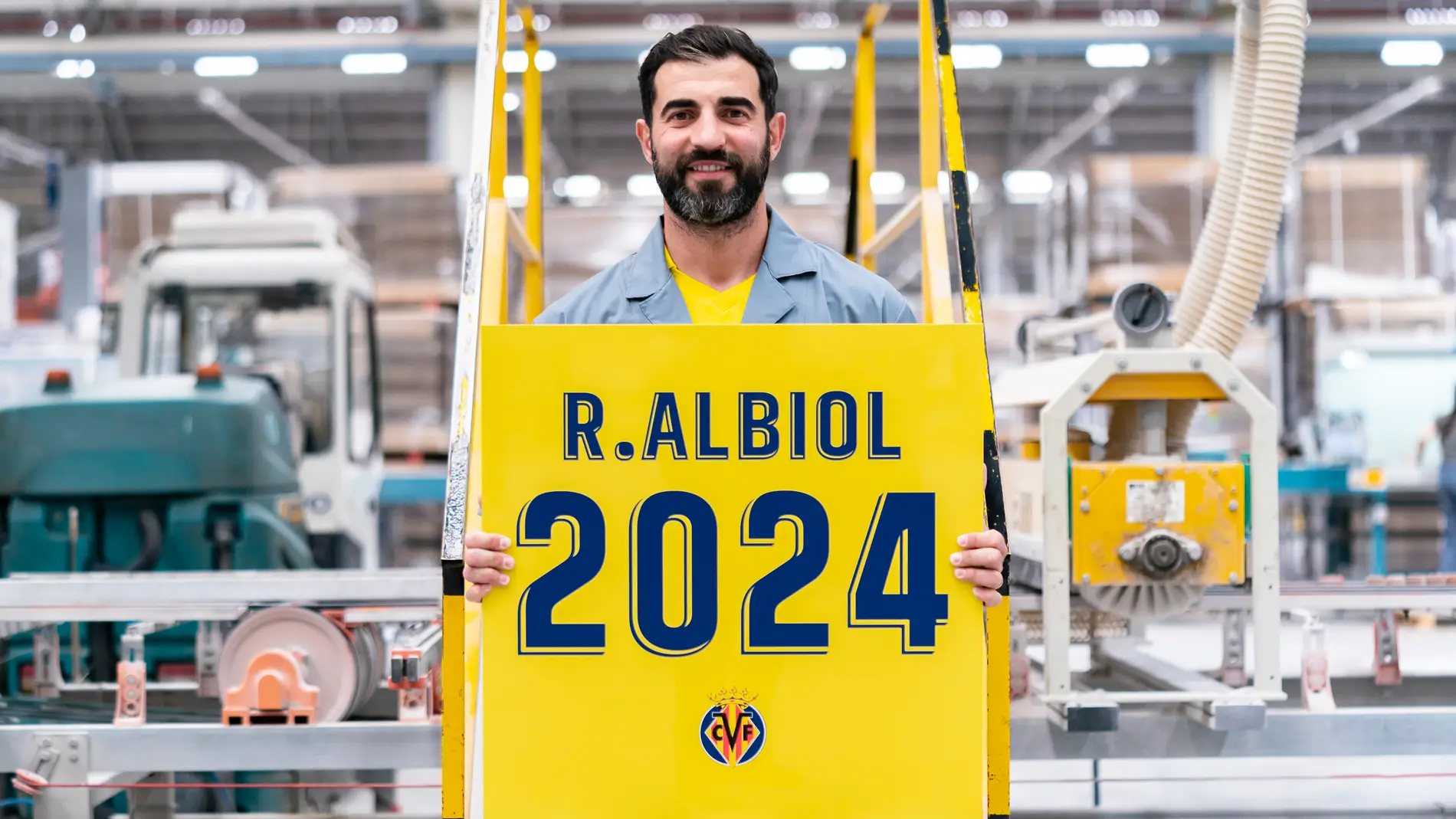 Albiol renueva un año y hará historia en el Villarreal