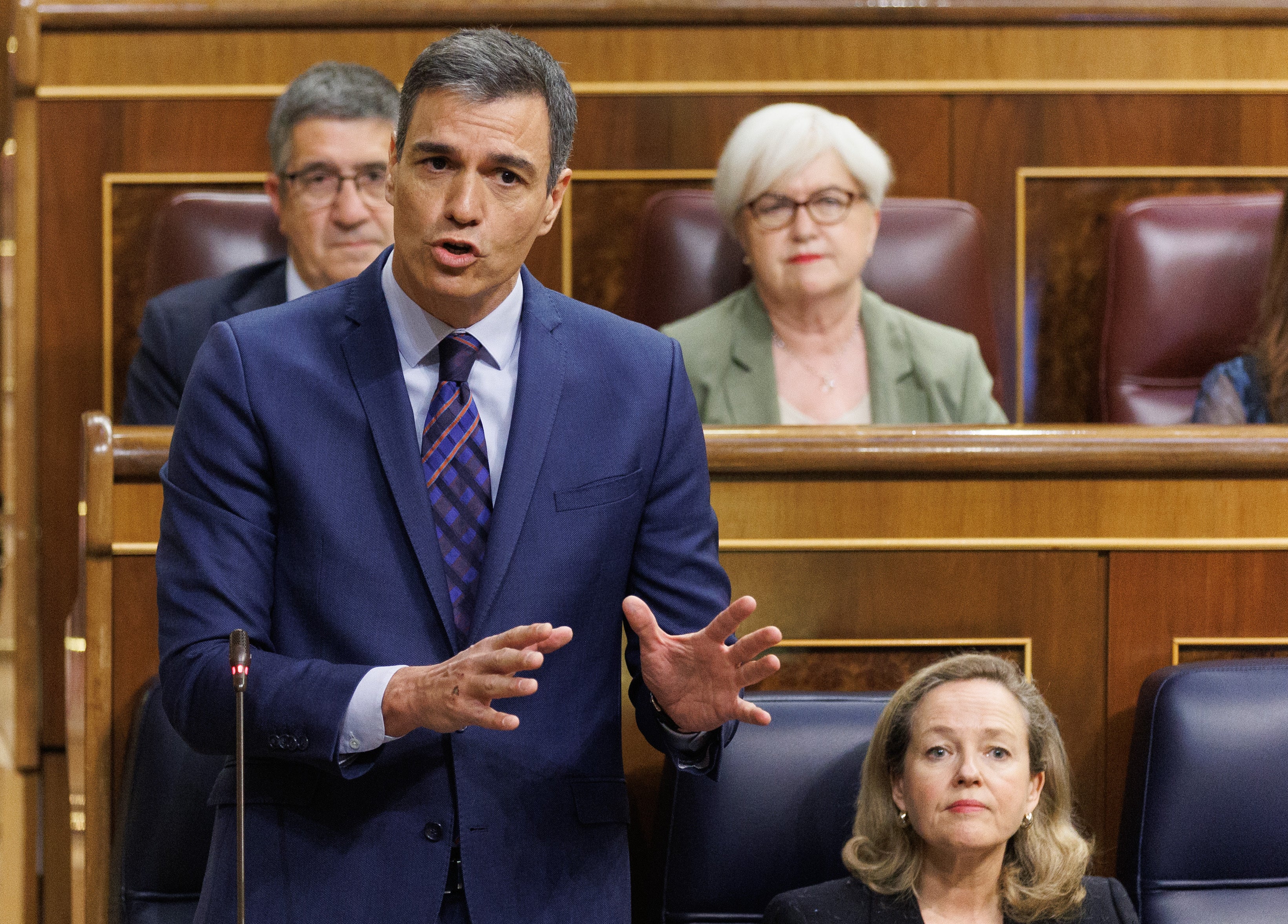 Pedro Sánchez se apunta el tanto del acuerdo entre patronal y sindicatos para la subida salarial Pedro Sánchez se apunta el tanto del acuerdo entre patronal y sindicatos para la subida salarial