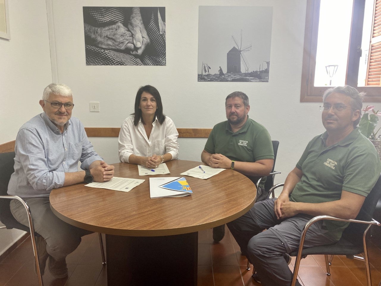 Formentera firma un convenio de 37.000 euros con l' Associació de Ramaders Formentera firma un convenio de 37.000 euros con l' Associació de Ramaders