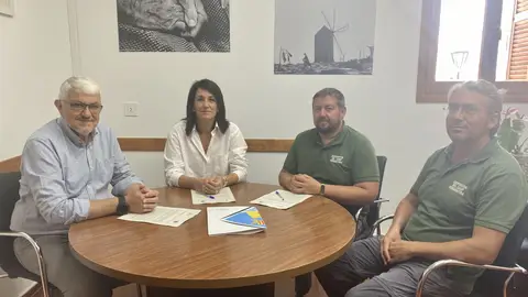 Formentera firma un convenio de 37.000 euros con l' Associació de Ramaders Formentera firma un convenio de 37.000 euros con l' Associació de Ramaders