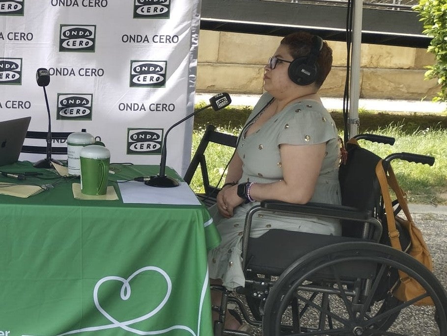 Amira, paciente de cáncer: "no sé que haría sin la ayuda de la asociación" Amira, paciente de cáncer: "no sé que haría sin la ayuda de la asociación"