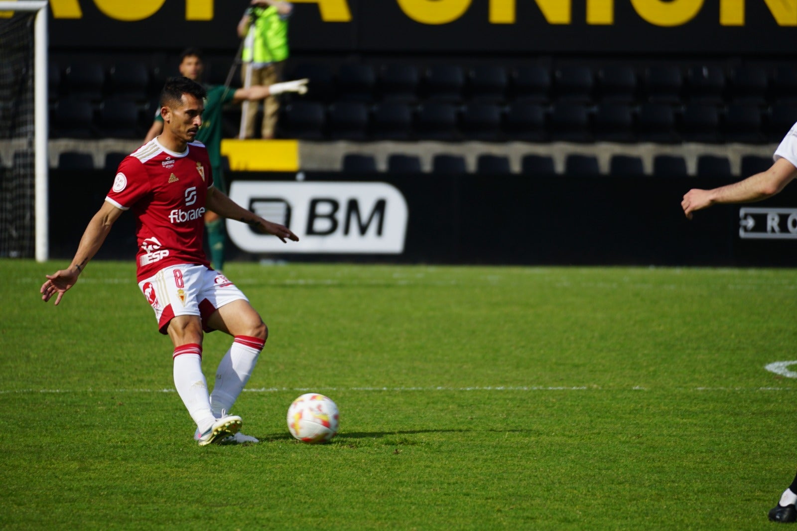 Armando Ortiz: "No esperaba tener tan pocos minutos, pero sé que llevo el escudo del Real Murcia" Armando Ortiz: "No esperaba tener tan pocos minutos, pero sé que llevo el escudo del Real Murcia"