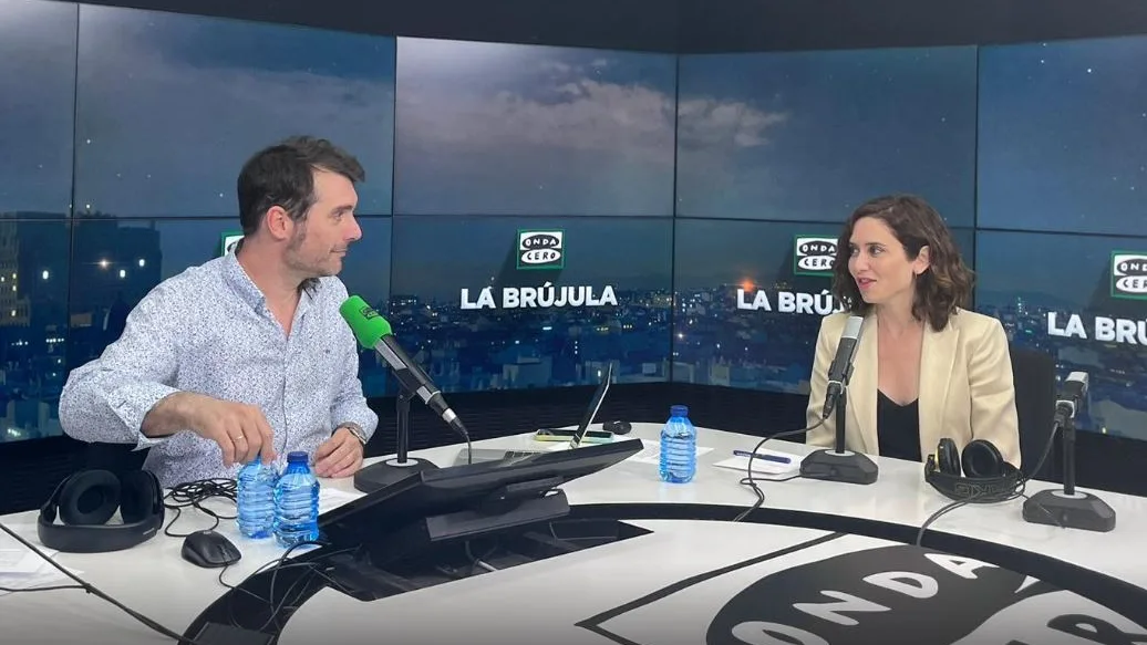 Rafa Latorre e Isabel Díaz Ayuso en La Brújula Rafa Latorre e Isabel Díaz Ayuso en La Brújula