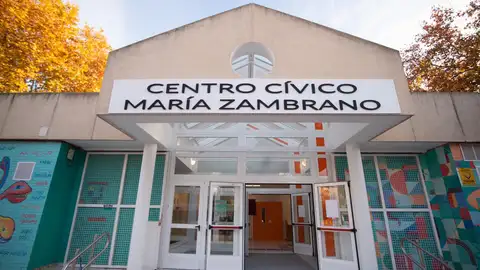 El Colectivo de Acción para el Juego y la Educación de Alcalá de Henares comienza su campaña de crowfunding para que niños y adolescentes en situación de vulnerabilidad disfruten de sus actividades de verano Centro Cívico María Zambrano de Alcalá de Henares, sede del Colectivo CAJE