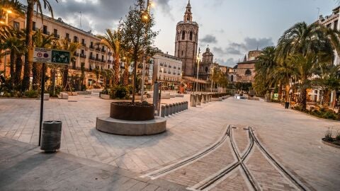 La plaza de la Reina, con los toldos colocados