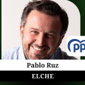 Pablo Ruz, candidato del PP en Elche: profesor de Geografía e Historia, y apasionado del piano y las artes plásticas