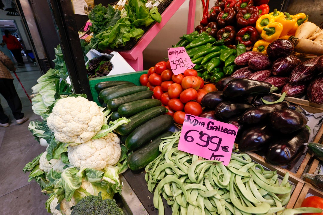 El IPC sube ocho décimas en abril, al 4,1% y los alimentos moderan su crecimiento hasta el 12,9% El IPC sube ocho décimas en abril, al 4,1% y los alimentos moderan su crecimiento hasta el 12,9%