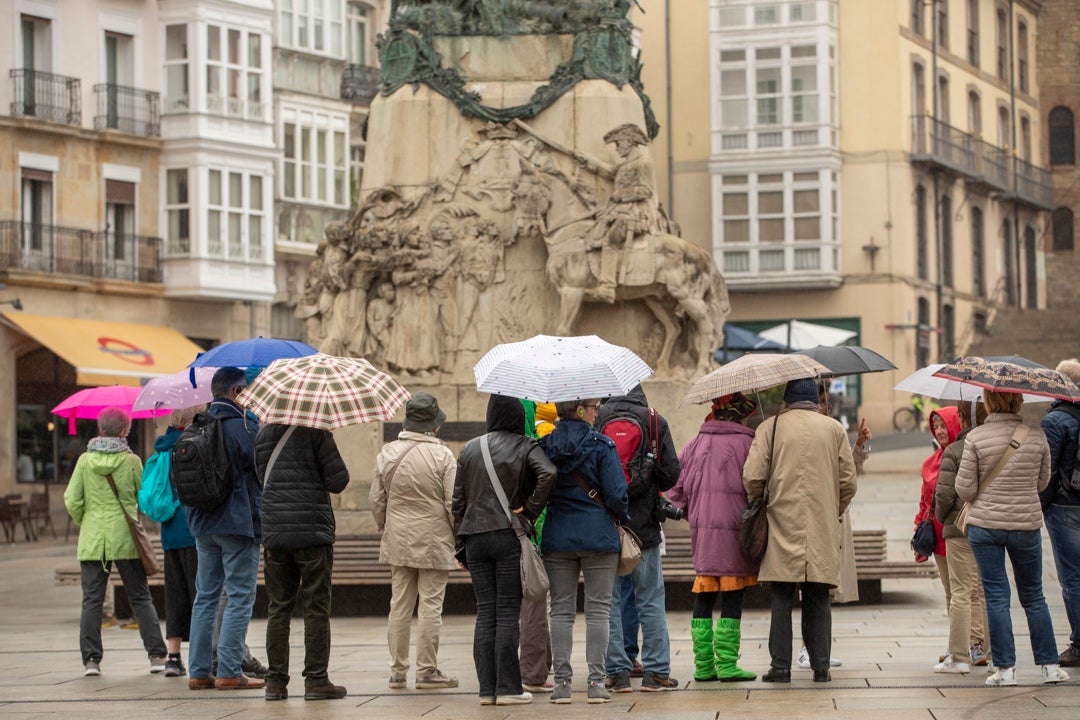 Un pasillo de frío desploma las temperaturas y trae de vuelta la lluvia a España Un pasillo de frío desploma las temperaturas y trae de vuelta la lluvia a España