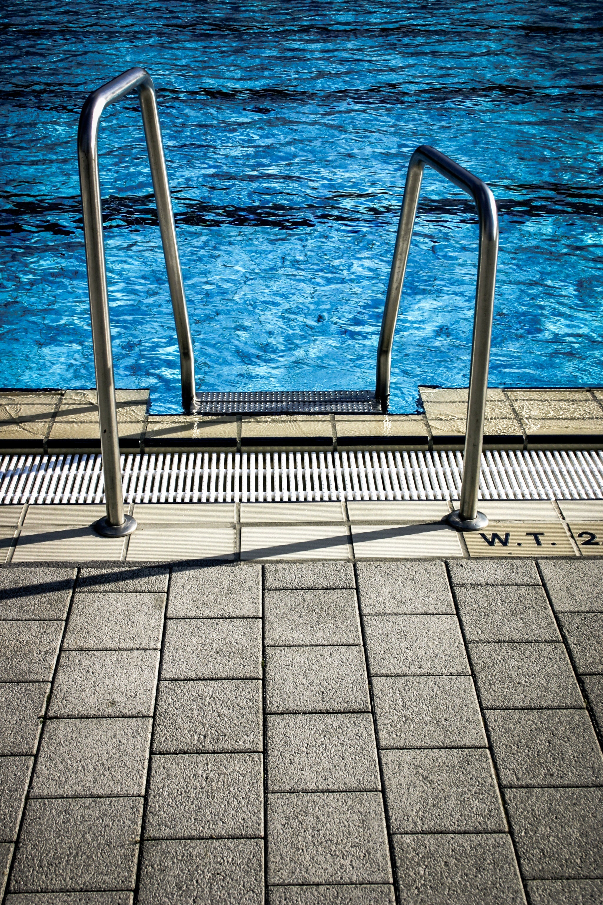 Anabel Vázquez, autora de 'Piscinosofía': "Las piscinas del año 3.000 a.C eran iguales que las de ahora" Anabel Vázquez, autora de 'Piscinosofía': "Las piscinas del año 3.000 a.C eran iguales que las de ahora"
