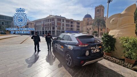 Agentes de la Policía Nacional de Elche.