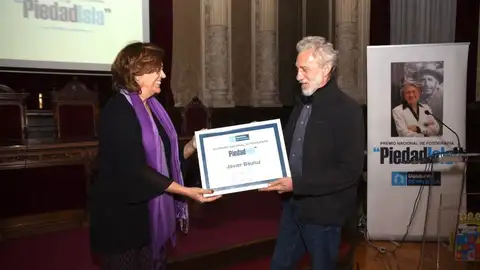 La Diputación de Palencia convoca el XIV Premio Nacional de Fotografía Piedad Isla .