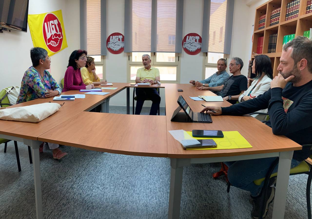 Unides Podem-EU Castelló aborda con UGT y CCOO el plan de ayudas para rescatar la cerámica y garantizar el empleo Unides Podem-EU Castelló aborda con UGT y CCOO el plan de ayudas para rescatar la cerámica y garantizar el empleo