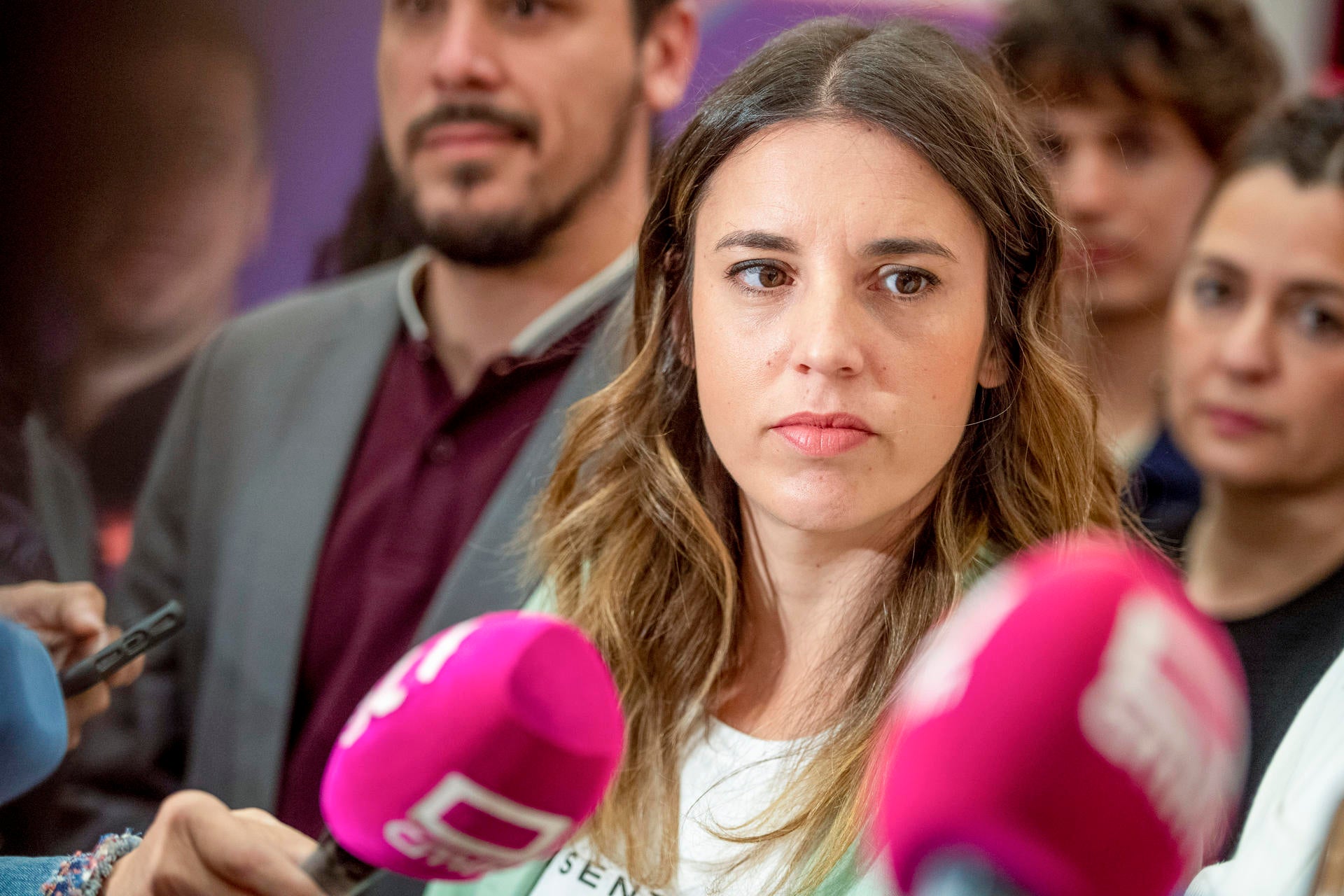 Irene Montero exige al PP y Vox que acaben con la "vergonzosa campaña" sobre las listas de Bildu por respeto al "dolor de las víctimas" Irene Montero exige al PP y Vox que acaben con la "vergonzosa campaña" sobre las listas de Bildu por respeto al "dolor de las víctimas"