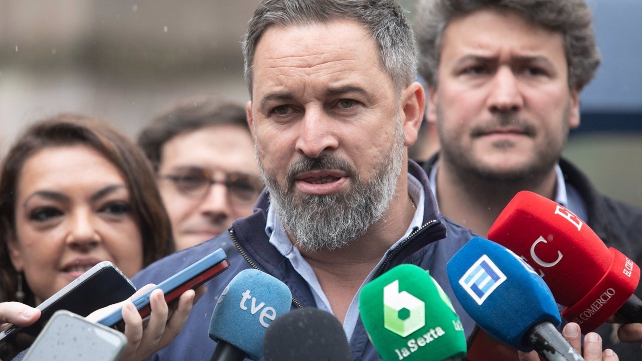 Abascal Edad Santiago Abascal celebra el adelanto electoral porque se