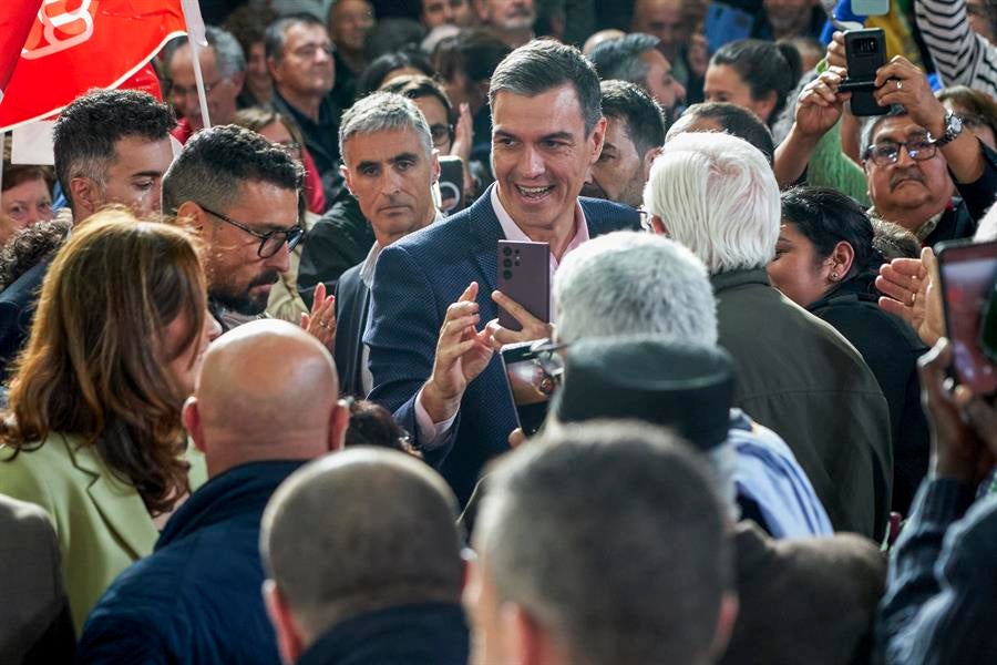 Pedro Sánchez acusa al PP de "utilizar siempre el argumento de ETA" Pedro Sánchez acusa al PP de "utilizar siempre el argumento de ETA"