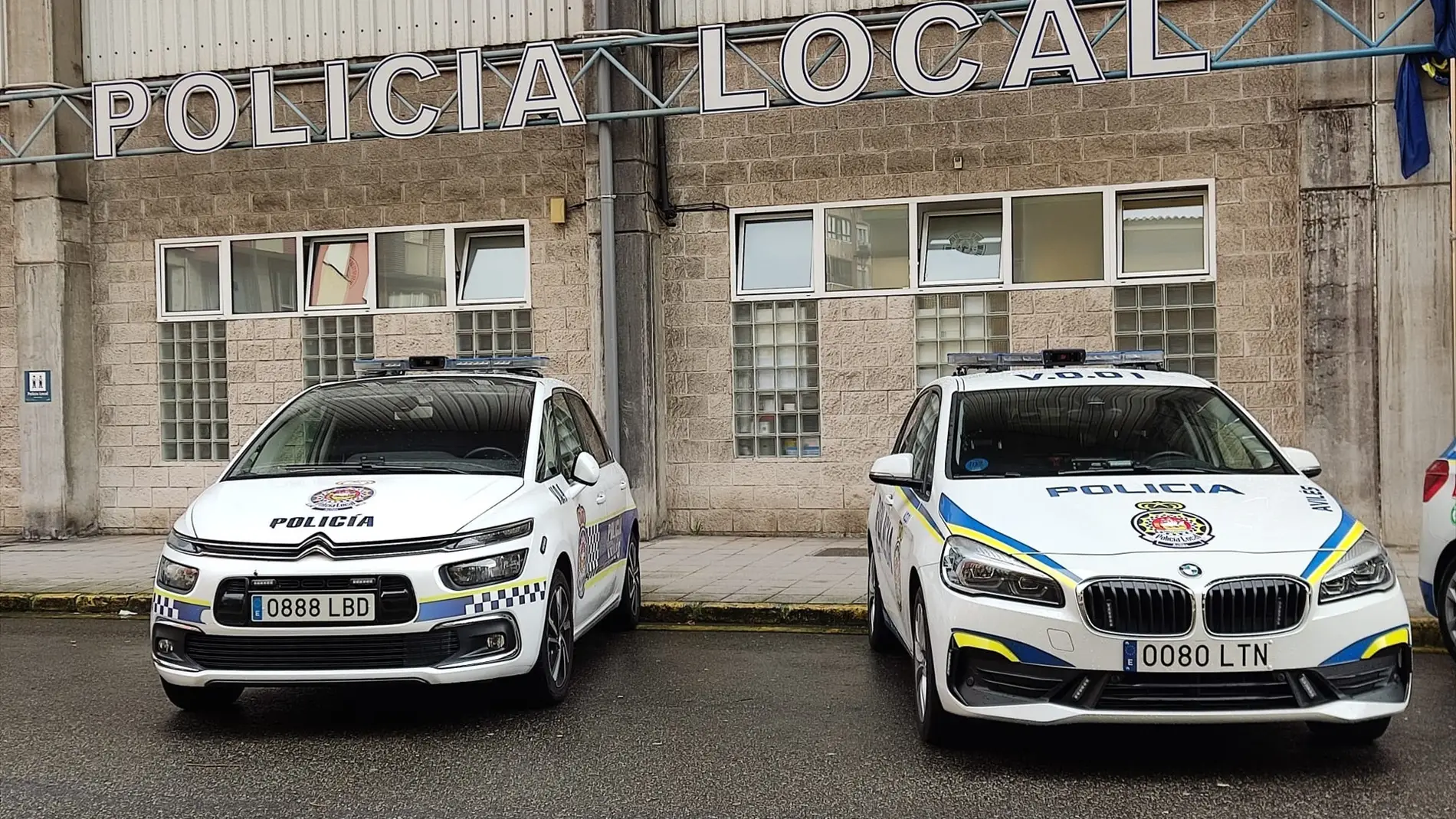 Coches de la policía local de Avilés/ Europa Press