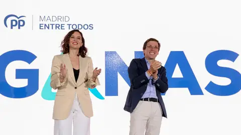 La presidenta de la Comunidad de Madrid, Isabel Díaz Ayuso, y el alcalde madrileño, José Luis Martínez-Almeida La presidenta de la Comunidad de Madrid, Isabel Díaz Ayuso, y el alcalde madrileño, José Luis Martínez-Almeida