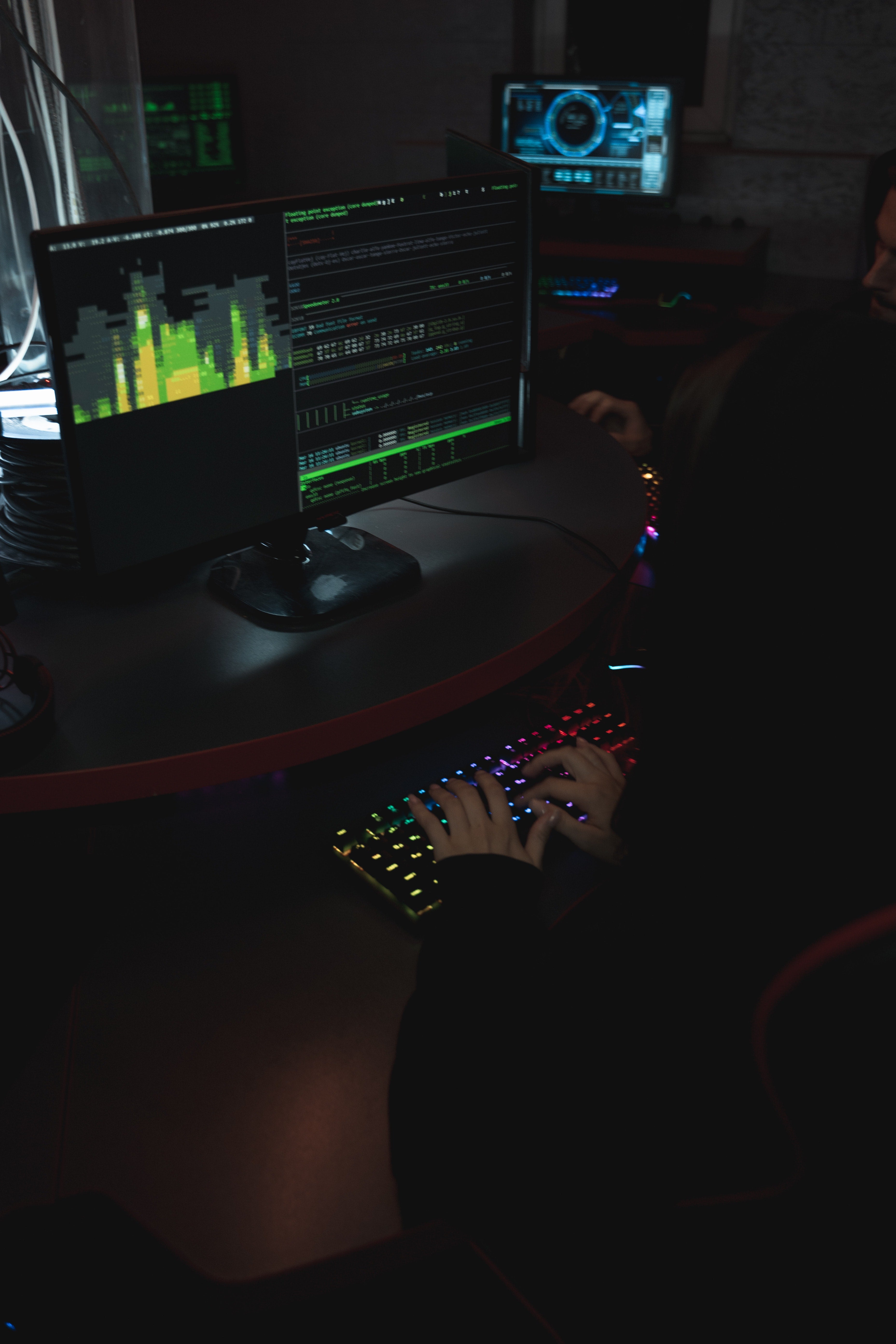 Territorio negro: Los ciberdelitos ya son la principal vía de financiación de algunas bandas juveniles Territorio negro: Los ciberdelitos ya son la principal vía de financiación de algunas bandas juveniles