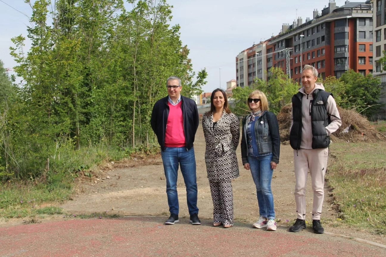 El PSOE propone la creación de una playa urbana detrás de las pistas de Eras de Santa Marina El PSOE propone la creación de una playa urbana detrás de las pistas de Eras de Santa Marina