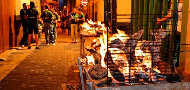 La tradicional ' xulla ' marca la cuarta jornada festiva de San Pascual en Vila-real La tradicional ' xulla ' marca la cuarta jornada festiva de San Pascual en Vila-real