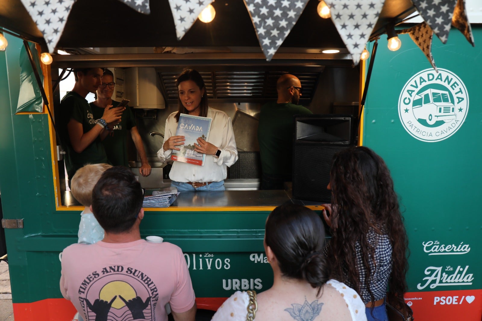 El PSOE de San Fernando saca a la calle un camión para conversar con la ciudadanía El PSOE de San Fernando saca a la calle un camión para conversar con la ciudadanía