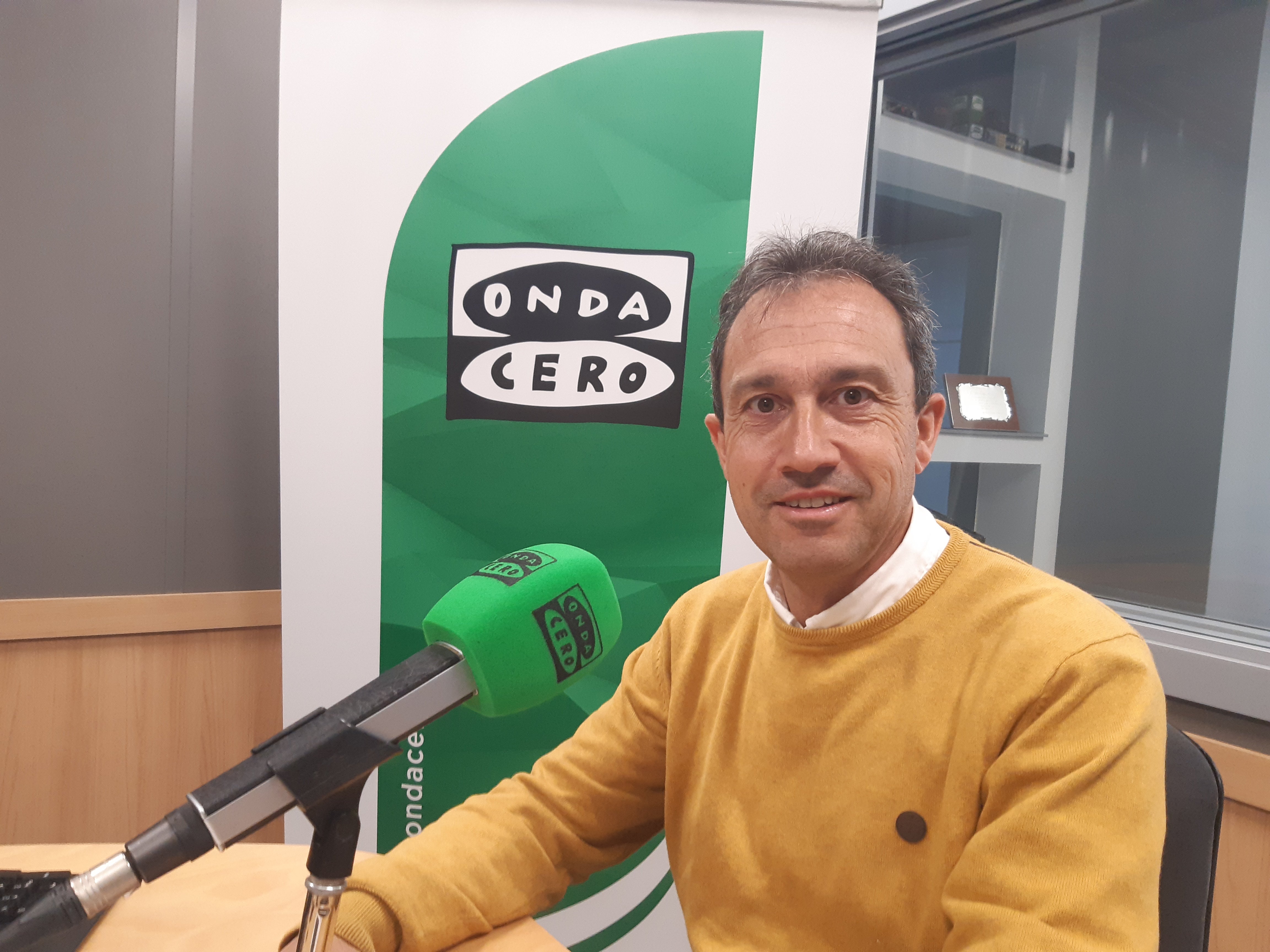 Zapico (IU): "la aritmética llevará a Barbón a la coalición de gobierno" Zapico (IU): "la aritmética llevará a Barbón a la coalición de gobierno"