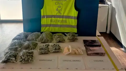 La mercancía incautada en el maletero del coche del detenido con destino a Ibiza La mercancía incautada en el maletero del coche del detenido con destino a Ibiza