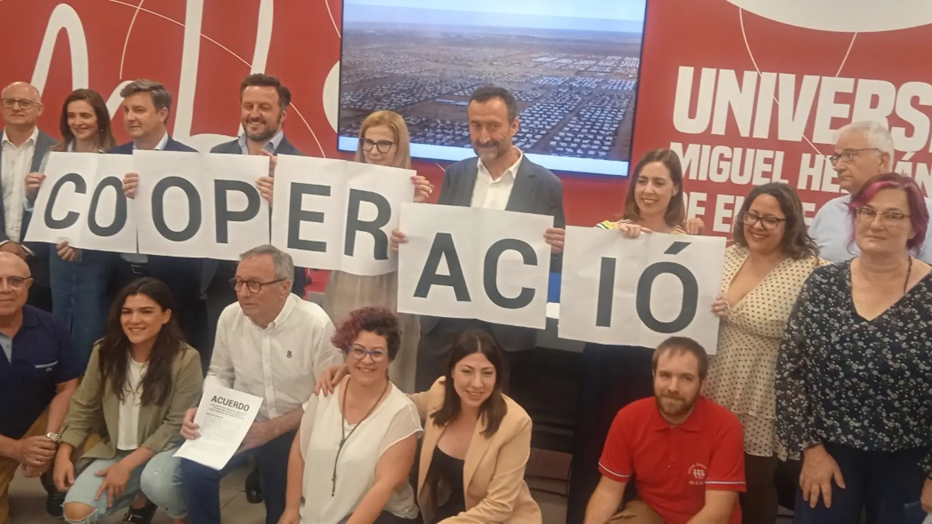 PP, PSOE, Ciudadanos y Compromís se comprometen en Elche a que si gobiernan destinarán al menos el 0’4% del presupuesto a cooperación.