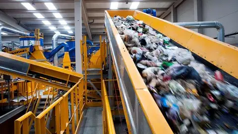 El Consorcio Ribera y Valldigna adquirirá un separador óptico de vidrio que reducirá el rechazo en un 4% y el gasto anual en unos 400 mil euros El Consorcio Ribera y Valldigna adquirirá un separador óptico de vidrio que reducirá el rechazo en un 4% y el gasto anual en unos 400 mil euros