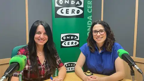 Aitana Mas en una visita a los estudios de Onda Cero Alicante Aitana Mas en Onda Cero