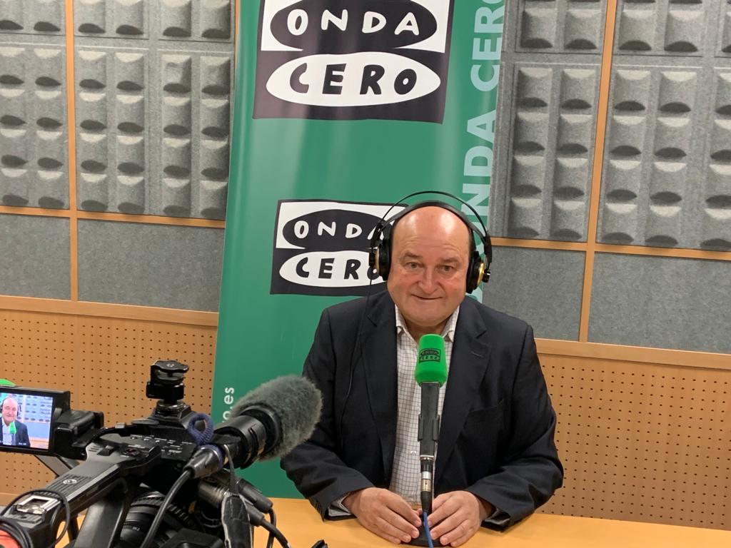 Andoni Ortuzar (PNV): "La decisión de Bildu se debe por táctica política, no por convicción ética" Andoni Ortuzar (PNV): "La decisión de Bildu se debe por táctica política, no por convicción ética"