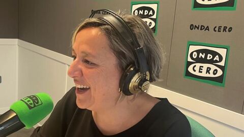 Natalia Lascorz, en los estudios de Huesca de Onda Cero.