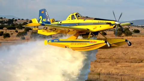 Incendio grande, complicado por el viento e intencionado con dos focos en La Muela y Sauceda Incendio grande, complicado por el viento e intencionado con dos focos en La Muela y Sauceda