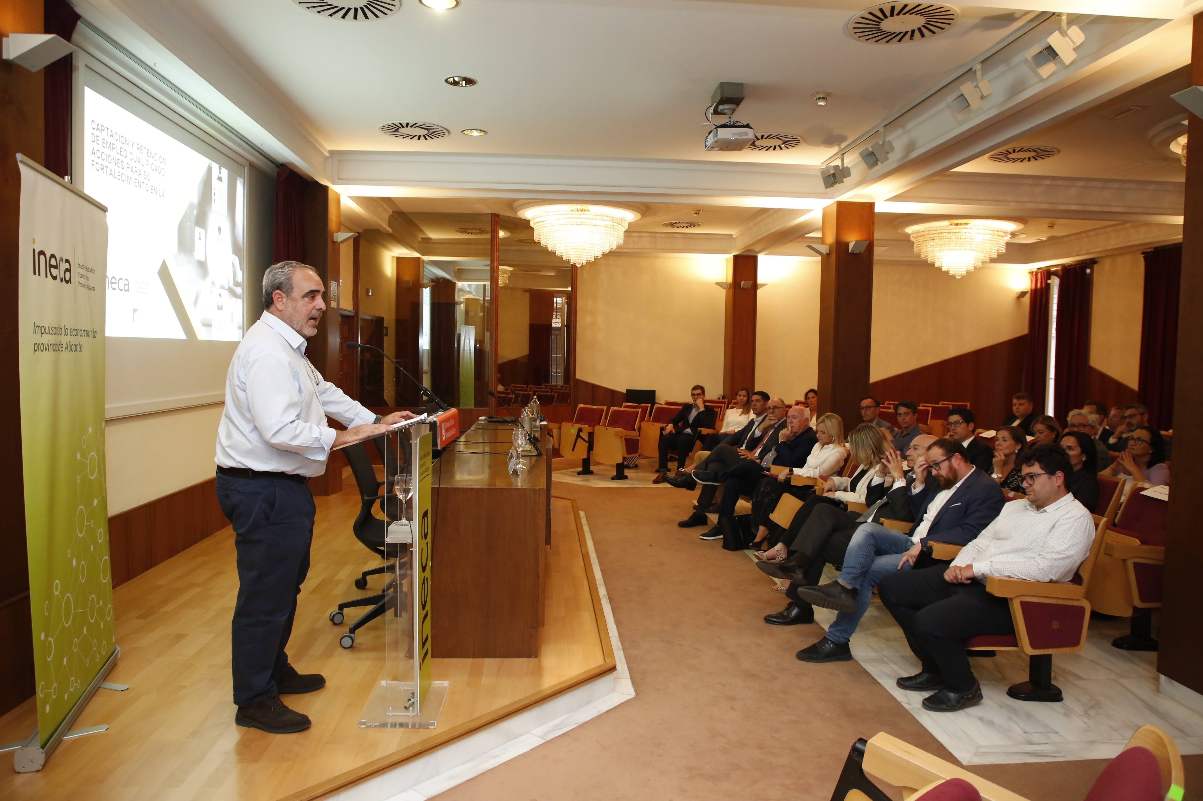 INECA propone una estrategia para evitar la fuga de talento en la provincia de Alicante INECA propone una estrategia para evitar la fuga de talento en la provincia de Alicante