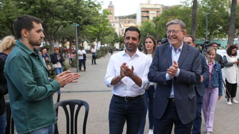 El candidato del PSPV-PSOE a la Presid&egrave;ncia de la Generalitat, Ximo Puig, acompa&ntilde;ado del candidato del PSPV-PSOE al Ayuntamiento de Sagunto, Dar&iacute;o Moreno, en el acto central socialista en El Camp de Morvedre