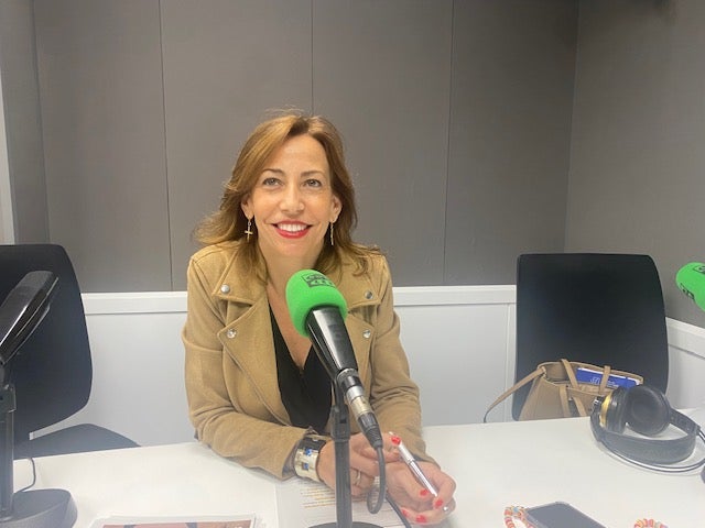 La candidata del PP, Natalia Chueca, anuncia una línea de bus circular si es alcaldesa de Zaragoza La candidata del PP, Natalia Chueca, anuncia una línea de bus circular si es alcaldesa de Zaragoza