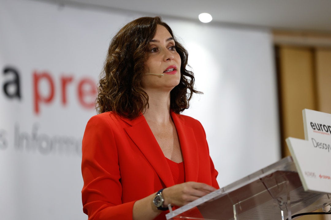 Ayuso niega un choque con Génova sobre la ilegalización de Bildu: "No es un pulso al PP" Ayuso niega un choque con Génova sobre la ilegalización de Bildu: "No es un pulso al PP"