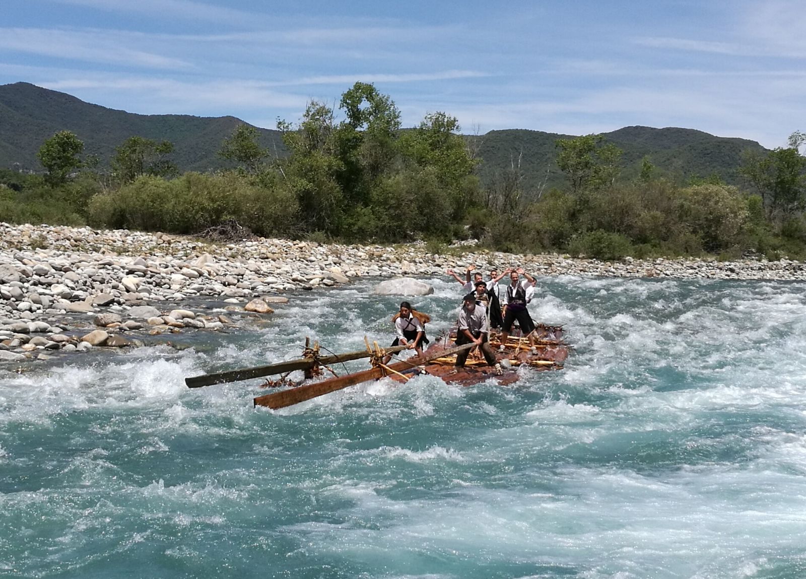 Fiesta sin descenso de Nabatas por el río Cinca Fiesta sin descenso de Nabatas por el río Cinca