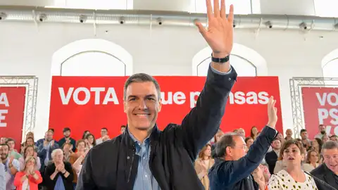 Tertulia: ¿Es sostenible la medida anunciada por el Gobierno de rebajar la entrada del cine para los mayores de 65 años? Tertulia: ¿Es sostenible la medida anunciada por el Gobierno de rebajar la entrada del cine para los mayores de 65 años?