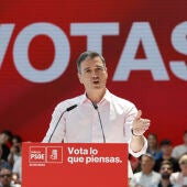 El secretario general del PSOE y presidente del Gobierno, Pedro Sánchez, durante su intervención en la Comunitat Valenciana.