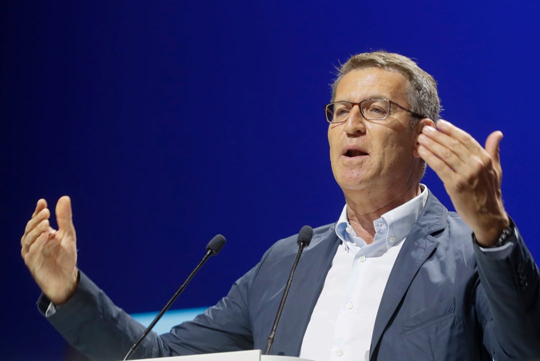 Feijóo invita a los españoles a cantar "tralará" a las "mentiras" de Sánchez el 28M Feijóo invita a los españoles a cantar "tralará" a las "mentiras" de Sánchez el 28M