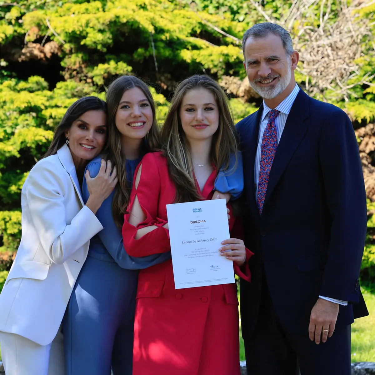 El selfie de la familia real en la graduación de Leonor del que todo el mundo habla | Onda Cero Radio
