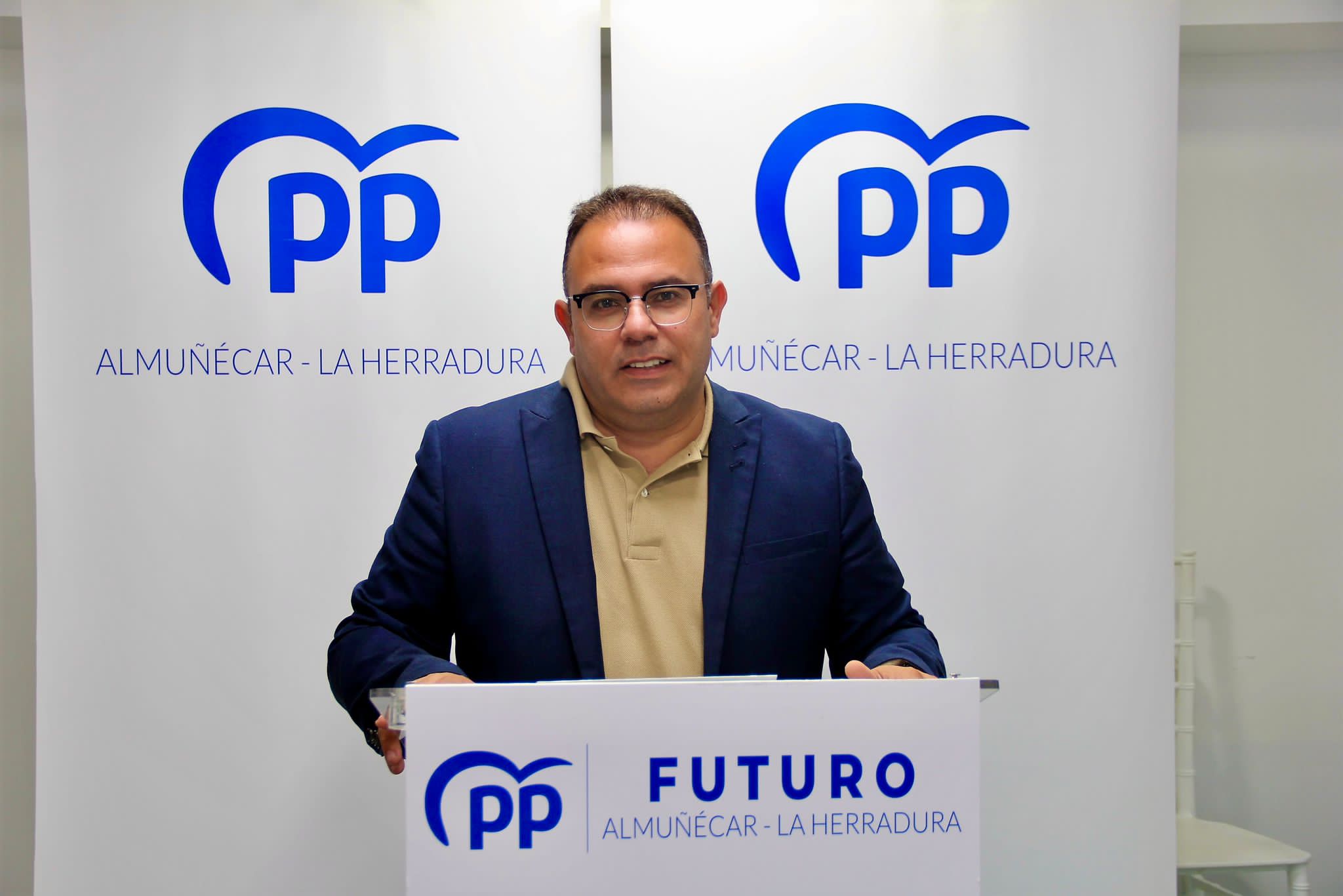 Juan José Ruiz Joya: " Dije que mi despacho iba a estar en la calle y eso estoy haciendo ". Juan José Ruiz Joya: " Dije que mi despacho iba a estar en la calle y eso estoy haciendo ".