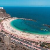 Imagen aérea de la Playa de Mogán en el sur de la isla de Gran Canaria