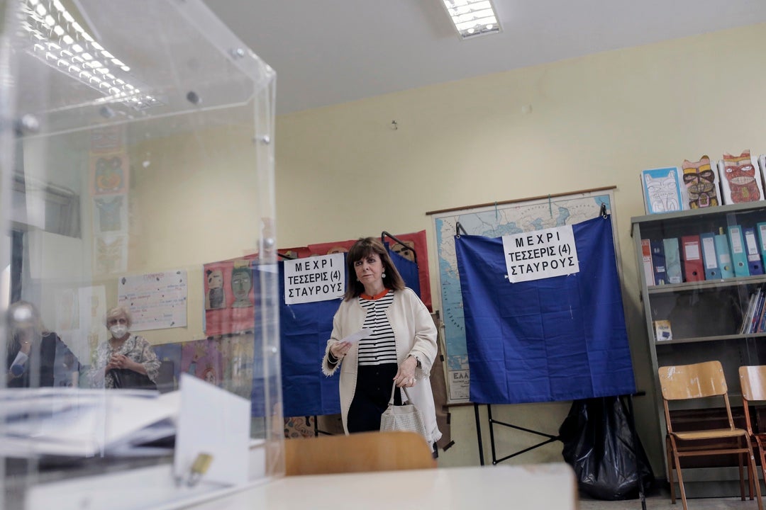 Los griegos acuden a las urnas, en unas legislativas que transcurren sin incidentes Los griegos acuden a las urnas, en unas legislativas que transcurren sin incidentes