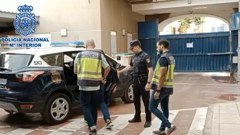Detención de un sujeto que había incendiado 27 vehículos en Fuerteventura Detención de un sujeto que había incendiado 27 vehículos en Fuerteventura
